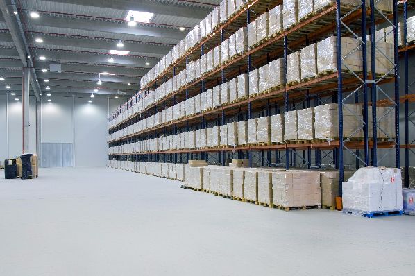 distribution warehousing | ©Matusciac Alexandru