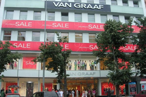 BMO REP acquires Van Graaf department store in Prague (CZ)