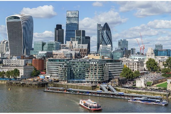 Central London office market outperforms 10-year average leasing volumes in 2017 (GB)