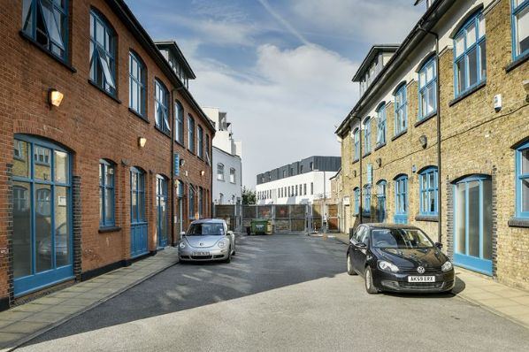 Brunswick Real Estate acquires prime mixed-use portfolio for €170m (GB)