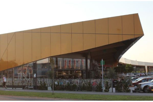 KD Funds and Peakside Capital acquire Arkadia shopping centre for €16.2m (SI)