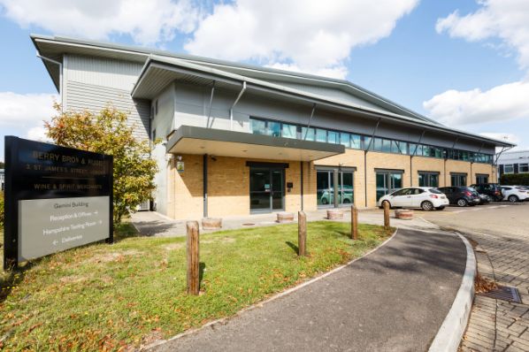 Savills IM acquires two Basingstoke industrial properties (GB)
