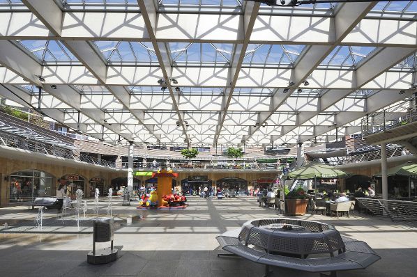 AEW invests in Dutch shopping centre