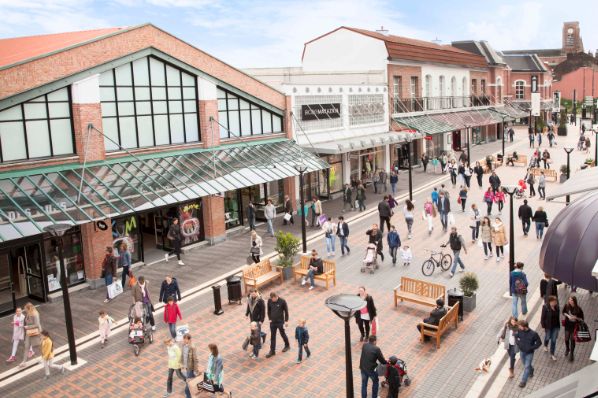 Savills IM enters outlet sector with c.€300m acquisition (FR)