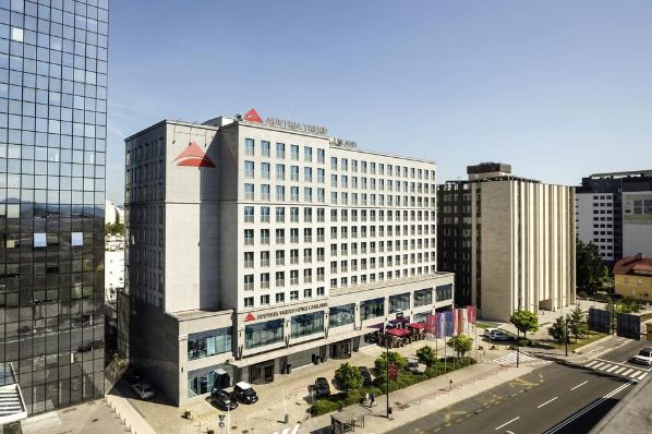 KD Funds and Peakside Capital acquire Austria Trend Hotel in Slovenia