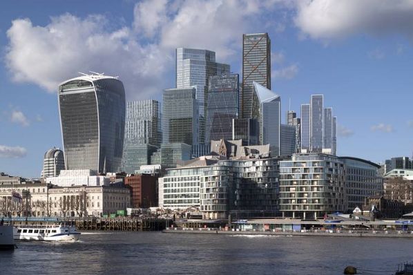 UBS AM sells two City of London properties for €89.2m (GB)