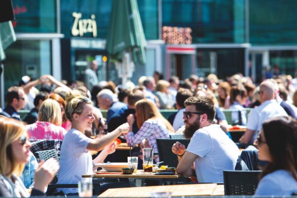 UK F&B and leisure drive up to one in ten visits to retail destinations