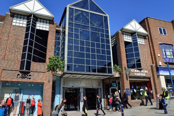 Redevco acquires Guildford shopping arcade for €13.4m (GB)