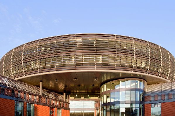 Henderson Park & HBB acquires Rathaus Galerie shopping centre (DE)