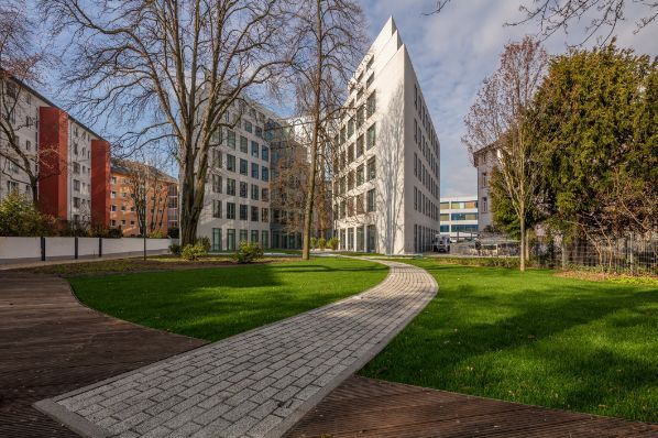 UBS AM acquires Frankfurt office property (DE)