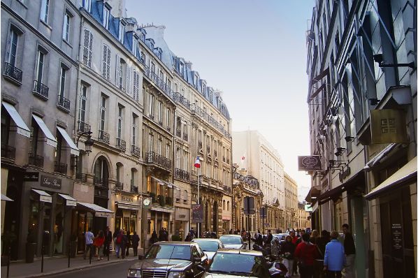 AEW acquires mixed-use property in Paris (FR)