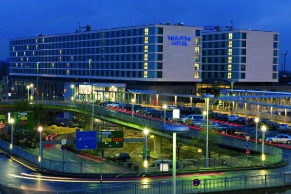 Commerz Real acquires Dusseldorf hotel for €162m (DE)