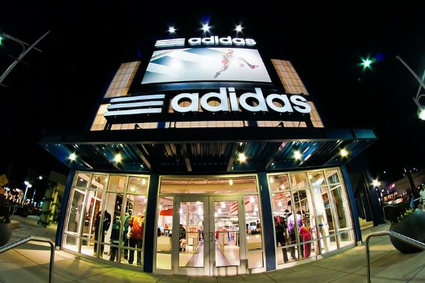 Adidas gets €3bn government backed loan (DE)
