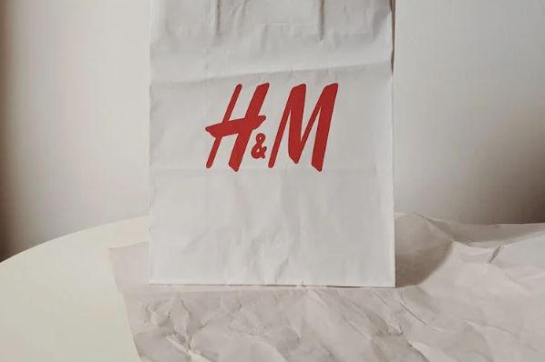 H&M to close 170 stores worldwide