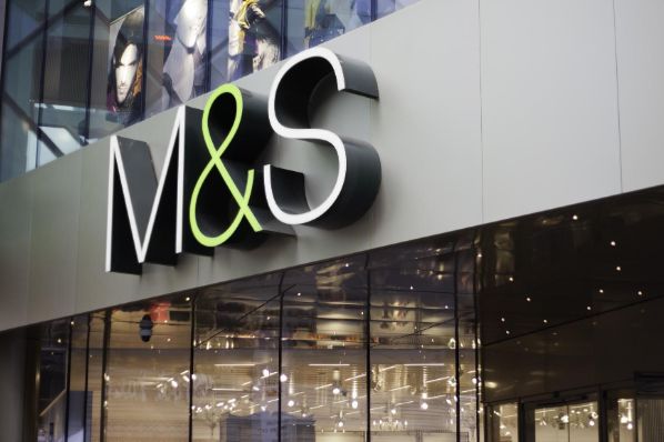Marks & Spencer to cut 950 jobs in planned restructure (GB)