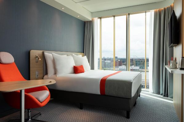 IHG opens Europe’s largest Holiday Inn Express in Amsterdam (NL)
