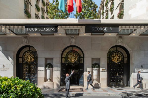 Four Seasons Hotel George V Paris unveils reopening plans (FR)