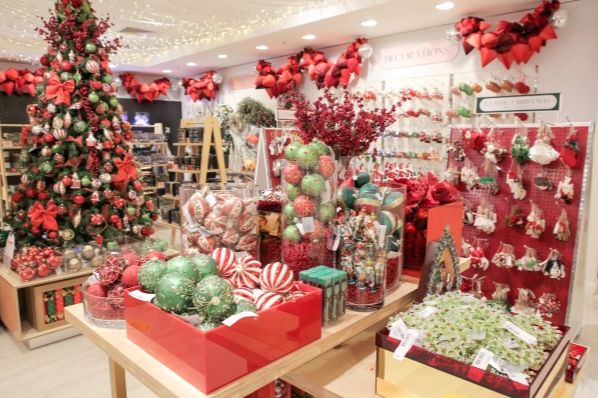 Selfridges unveils its sustainable Christmas Shop (GB)