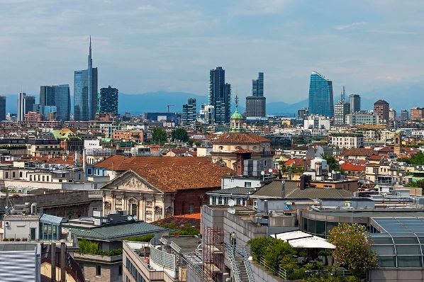 Barings invests in Milan office development (IT)