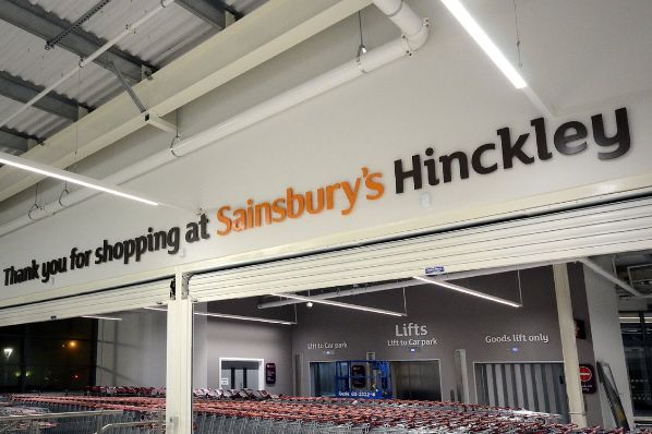 UBS AM acquires regional Sainsbury’s for €50m (GB)