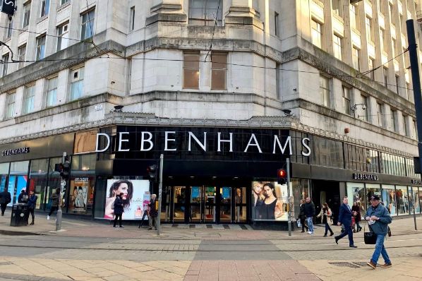Debenhams goes into liquidation, putting 12,000 jobs at risk (GB)