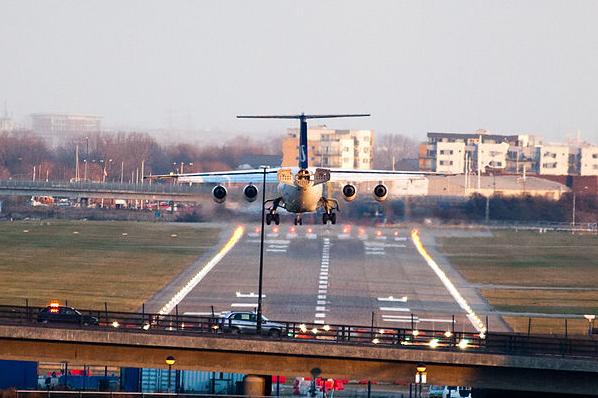 london city airport | ©Matt Biddulph