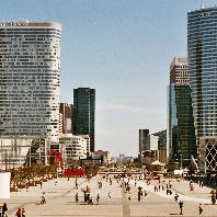 la defense