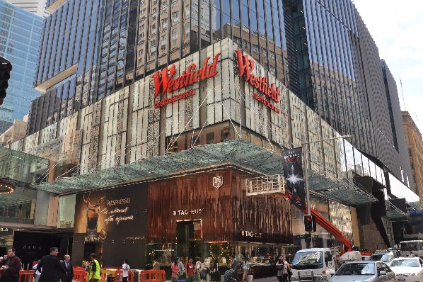 Westfield shareholders back Unibail-Rodamco takeover