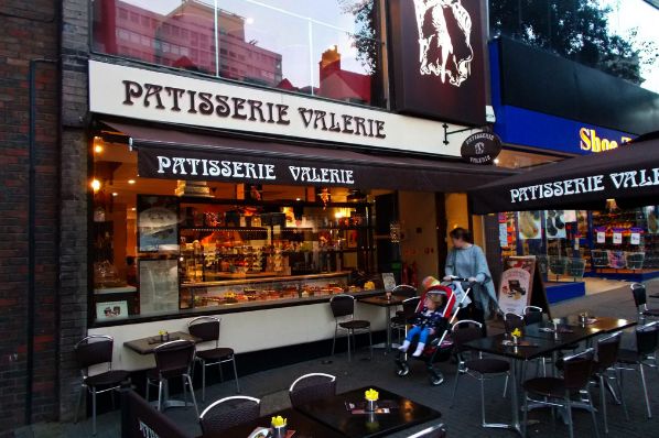 Patisserie Valerie rescued from administration (GB)