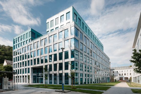 CBRE GI acquires prime office building in Prague (CZ)