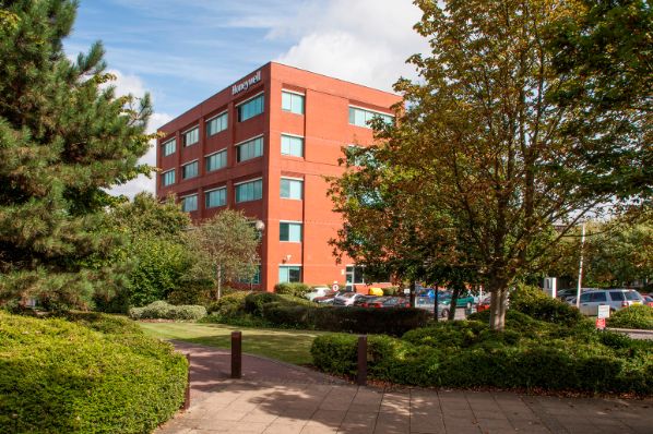 Legal & General sells Bracknell office building for €37.5m (GB)