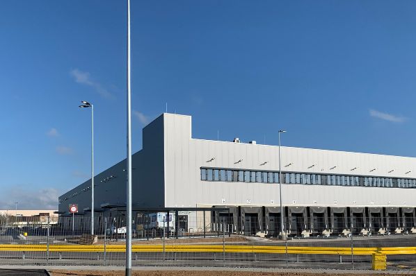 Warburg-HIH Invest acquires German logistics portfolio