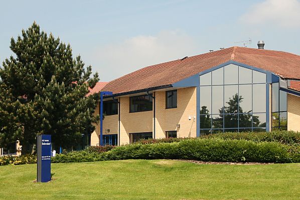 Hillview Real Estate acquires two regional offices for €21.1m (GB)