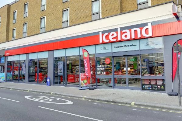 Iceland trials new convenience store format (GB)