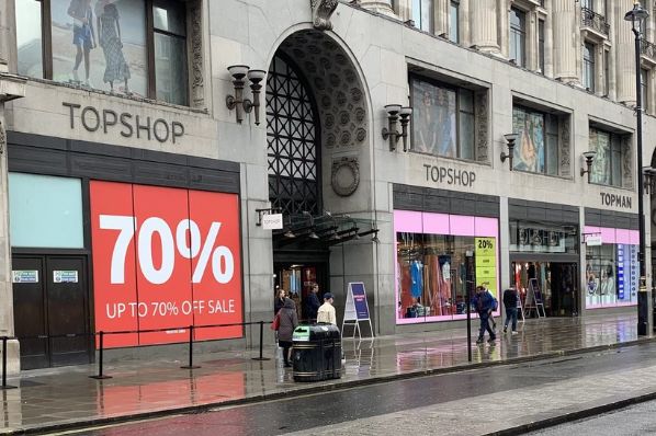 London Topshop flagship goes for sale for €486.4m (GB)