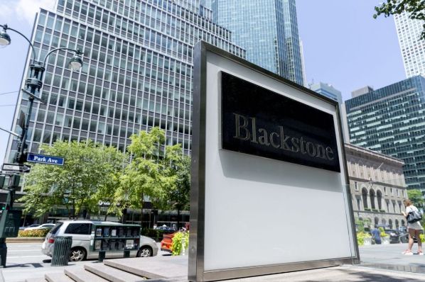 Blackstone proposes €1.38bn buyout of St. Modwen Properties (GB)