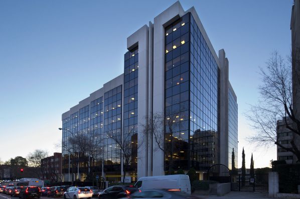 Kennedy Wilson acquires Madrid office property (ES)