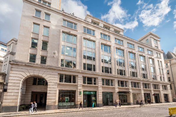 Barings acquires London office building for €152.7m (GB)