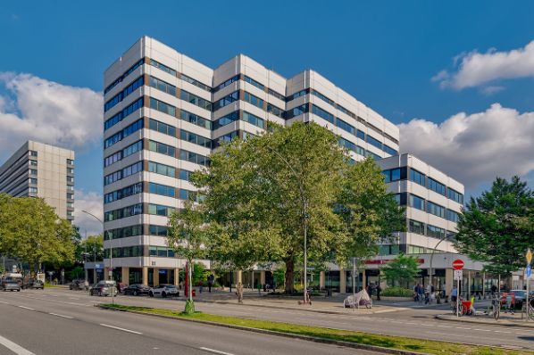 QUEST invests in Hamburg office building (DE)