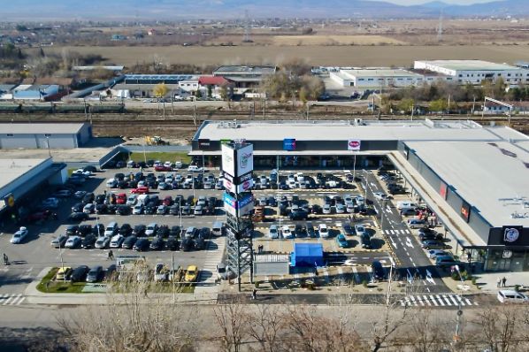 Scallier opens new regional retail park in Romania
