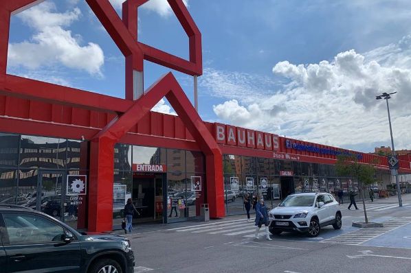 LaSalle acquires retail park in Madrid (ES)