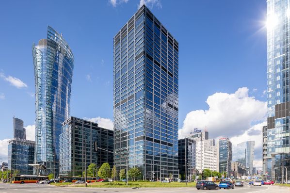 Hansainvest acquires Warsaw office tower for €285m (PL)