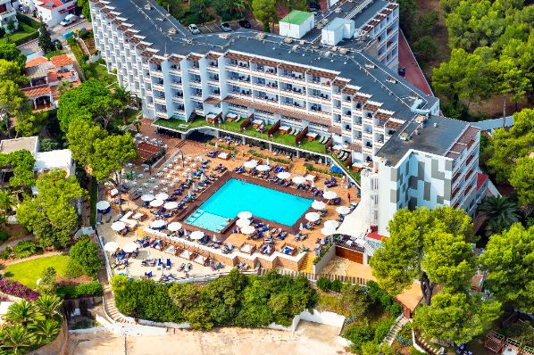 Stoneweg Hospitality and Bain Capital acquire Hotel Don Carlos in Ibiza (ES)