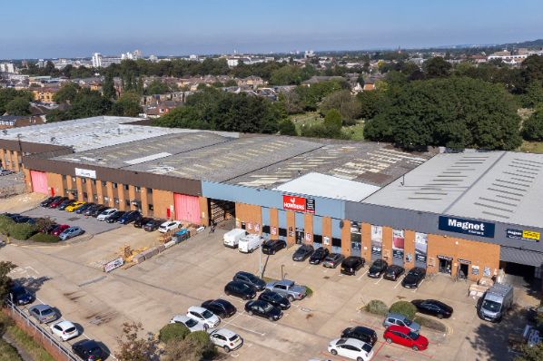 Mirastar and KKR buy Fairfield Trade Park for €45.5m (GB)