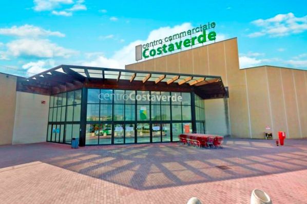 Crestline Investors acquire two shopping centers in Italy