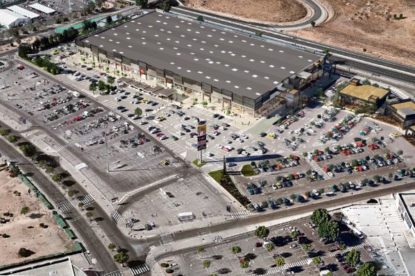 AEW acquires prime retail park in Madrid (ES)