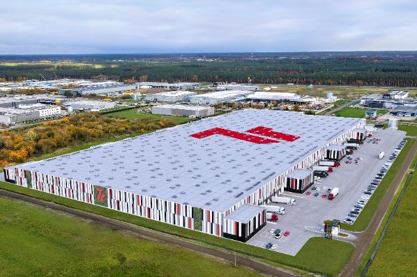 Macquarie AM buys prime Polish logistics facility