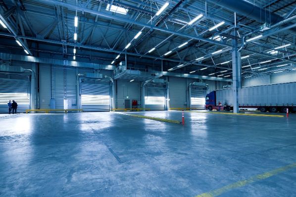 Aviva Investors acquires distribution warehouse in Reading (GB)