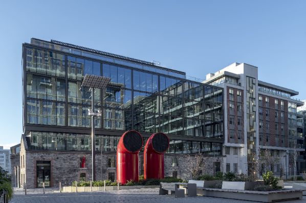 Kennedy Wilson secures €110m for Dublin office investments (IE)