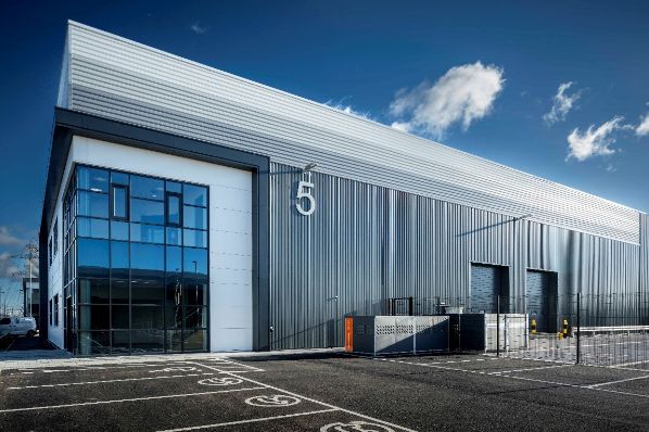 St. Modwen completes four new logistics units in Newport (GB)